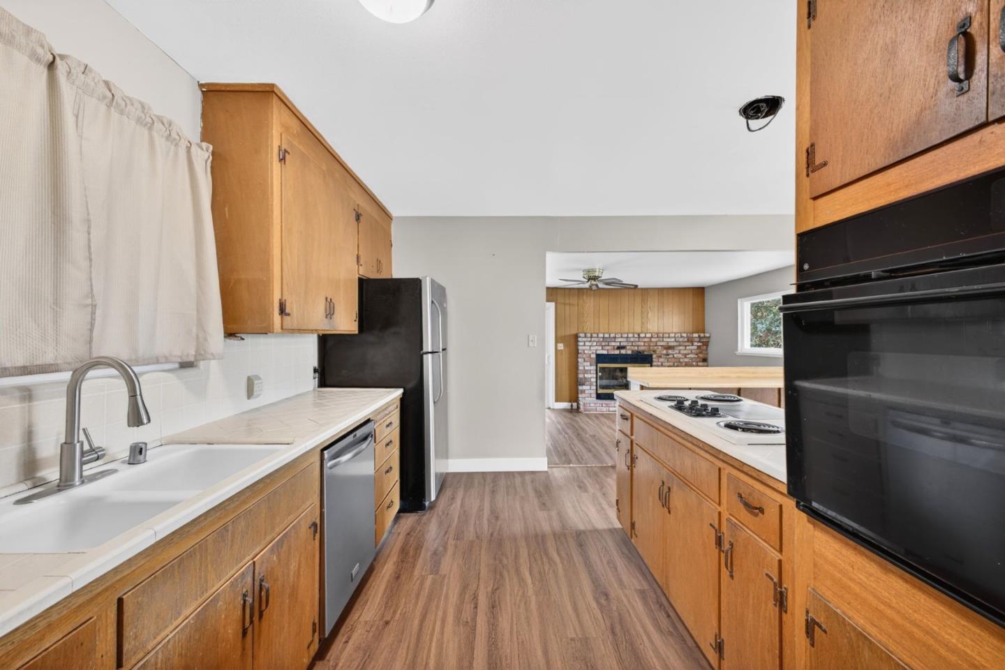 Detail Gallery Image 12 of 37 For 14705 E Hills Dr, San Jose,  CA 95127 - 3 Beds | 2 Baths