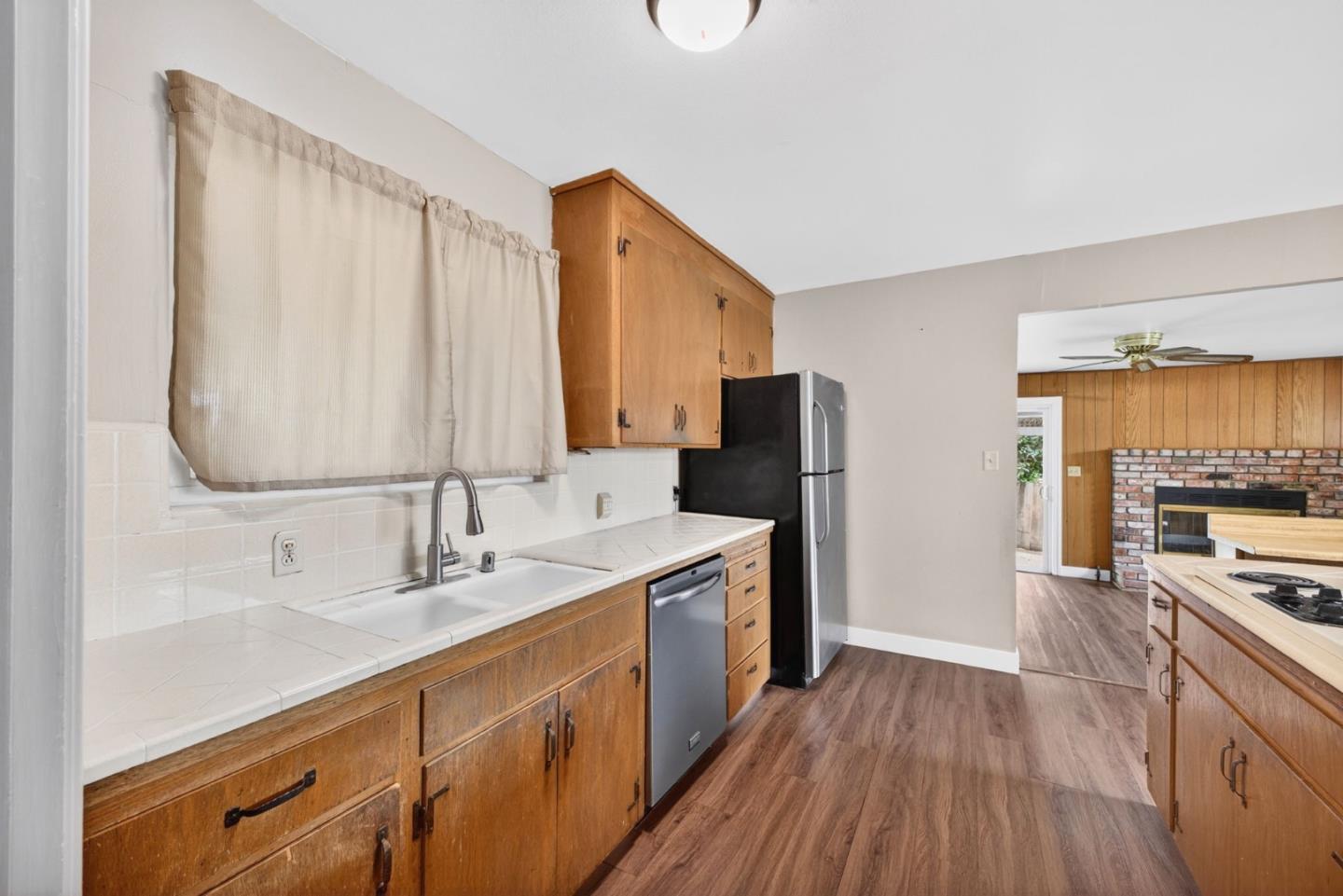 Detail Gallery Image 13 of 37 For 14705 E Hills Dr, San Jose,  CA 95127 - 3 Beds | 2 Baths