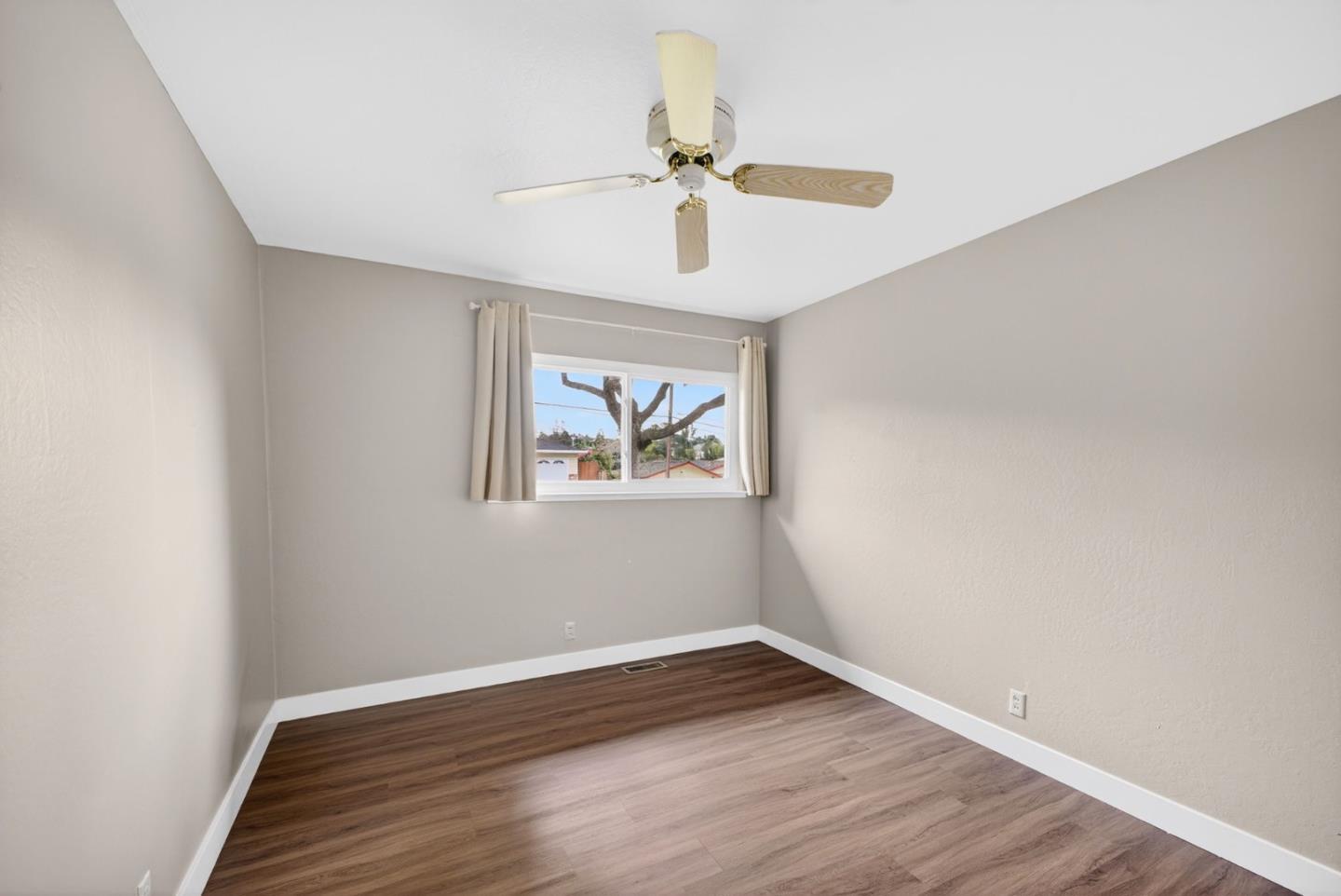 Detail Gallery Image 22 of 37 For 14705 E Hills Dr, San Jose,  CA 95127 - 3 Beds | 2 Baths