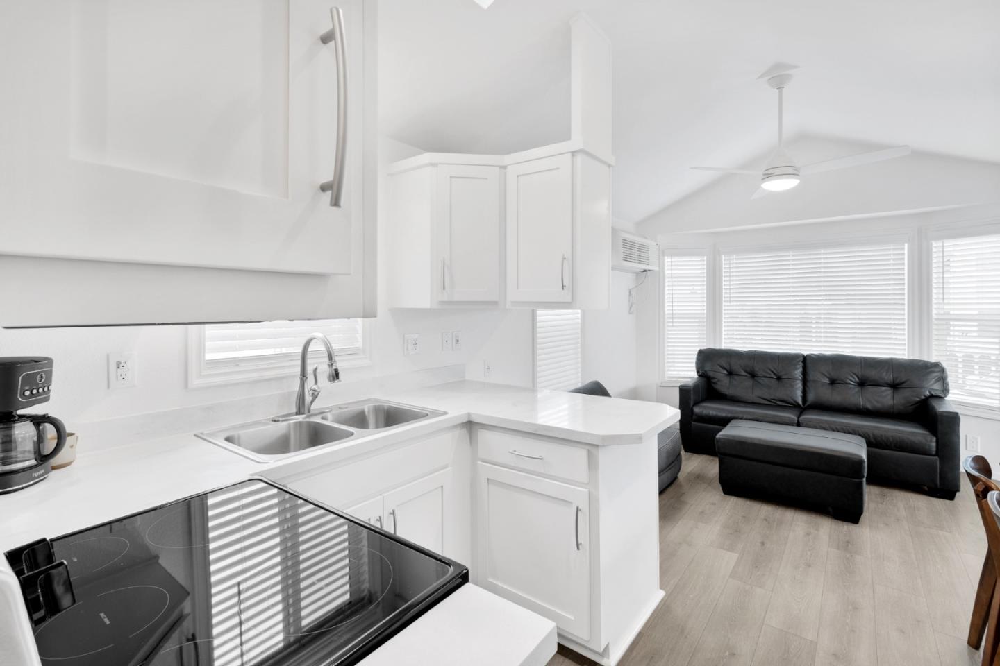 Detail Gallery Image 11 of 19 For 835 Kimball Ave #18,  Seaside,  CA 93955 - 1 Beds | 1 Baths