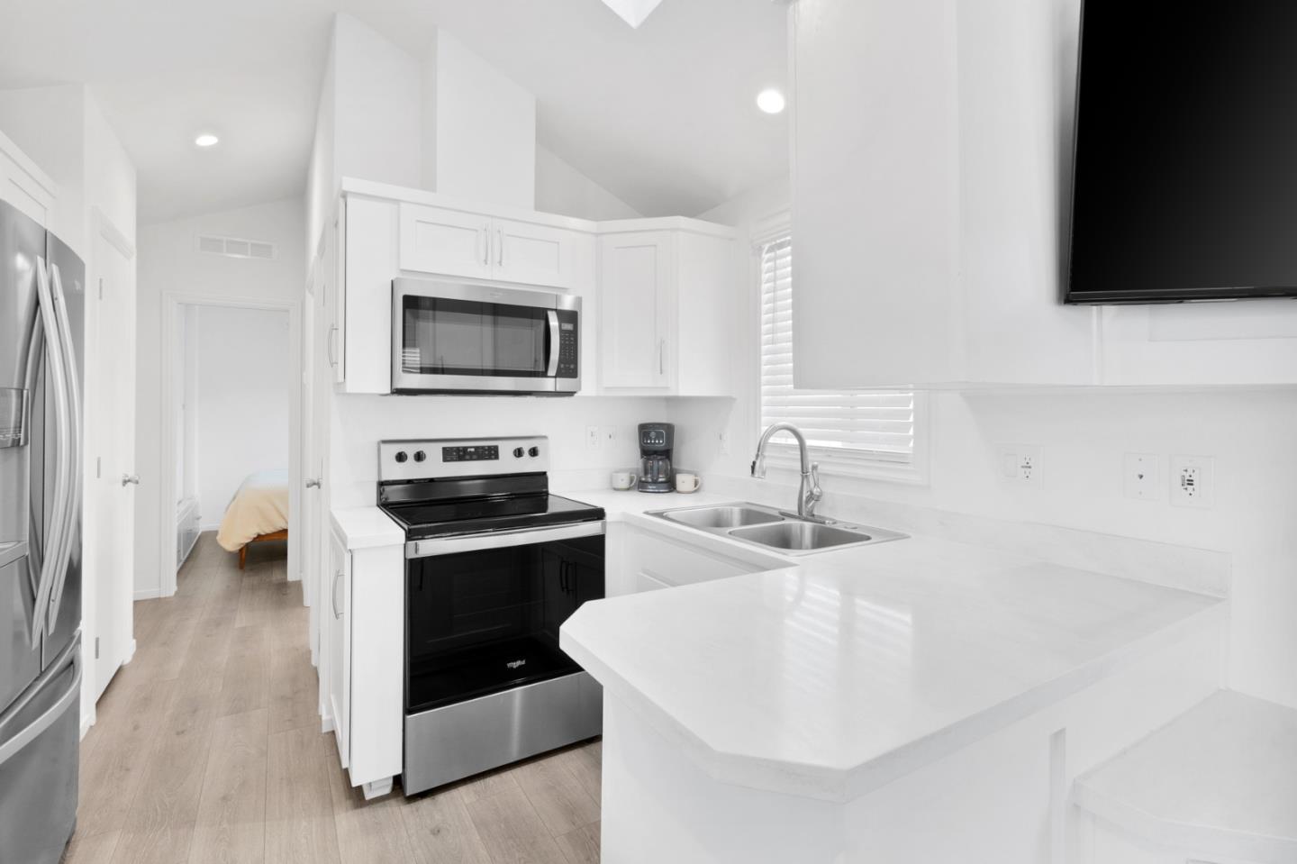 Detail Gallery Image 12 of 19 For 835 Kimball Ave #18,  Seaside,  CA 93955 - 1 Beds | 1 Baths