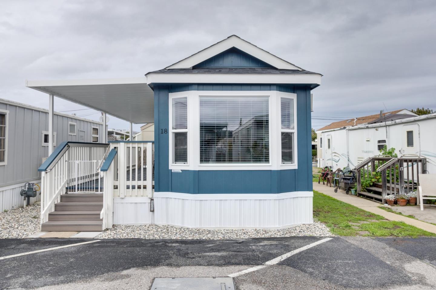 Detail Gallery Image 3 of 19 For 835 Kimball Ave #18,  Seaside,  CA 93955 - 1 Beds | 1 Baths