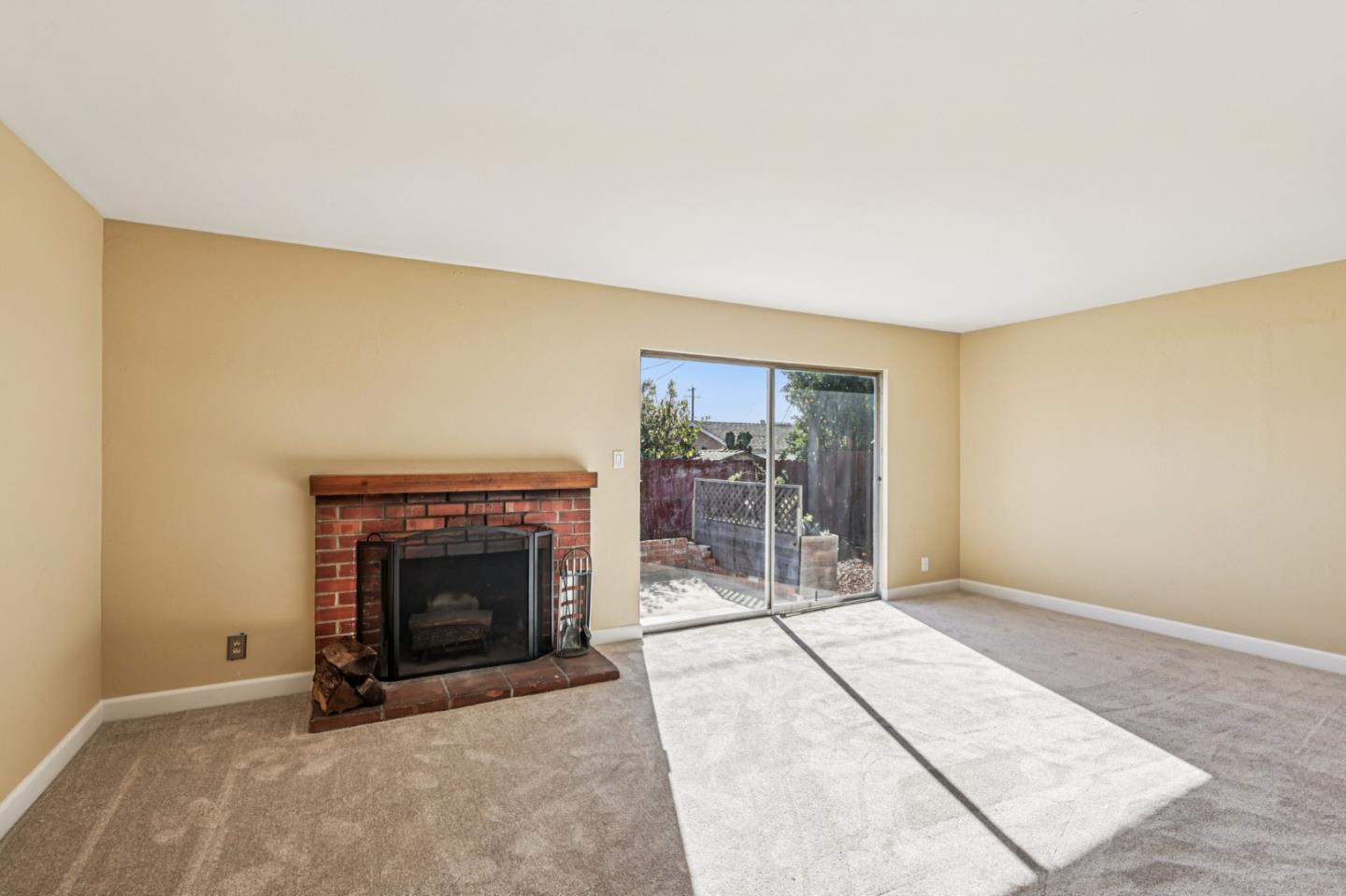 Detail Gallery Image 4 of 34 For 320 Coelho St, Milpitas,  CA 95035 - 3 Beds | 2 Baths