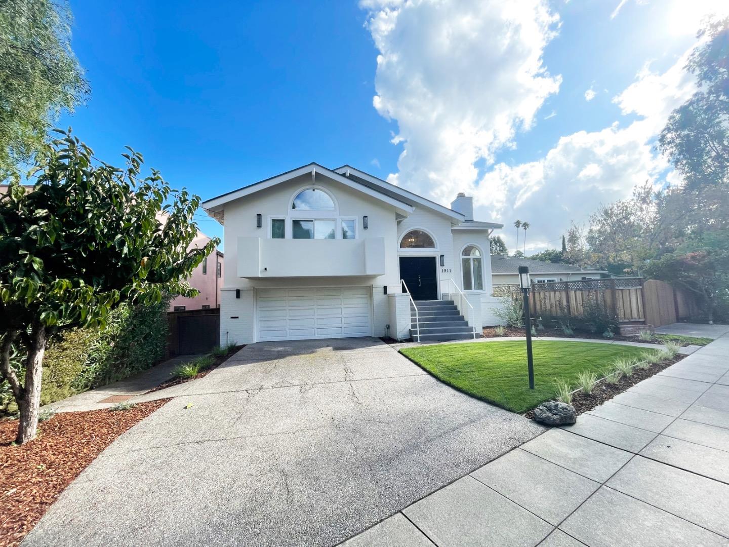 Detail Gallery Image 2 of 34 For 1911 Easton Dr, Burlingame,  CA 94010 - 3 Beds | 2/1 Baths