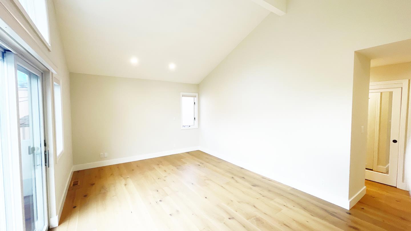 Detail Gallery Image 24 of 34 For 1911 Easton Dr, Burlingame,  CA 94010 - 3 Beds | 2/1 Baths