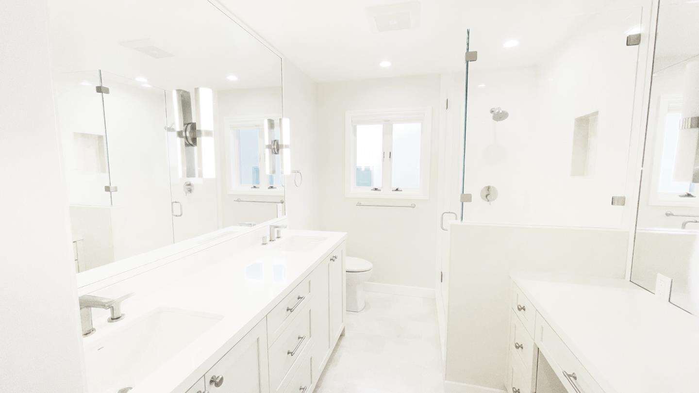 Detail Gallery Image 25 of 34 For 1911 Easton Dr, Burlingame,  CA 94010 - 3 Beds | 2/1 Baths