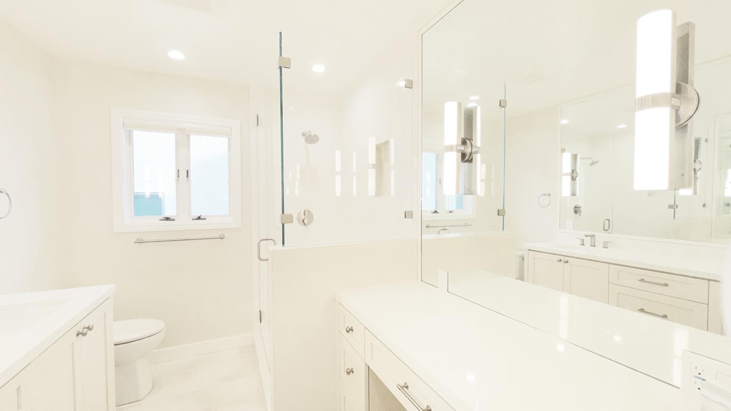 Detail Gallery Image 26 of 34 For 1911 Easton Dr, Burlingame,  CA 94010 - 3 Beds | 2/1 Baths