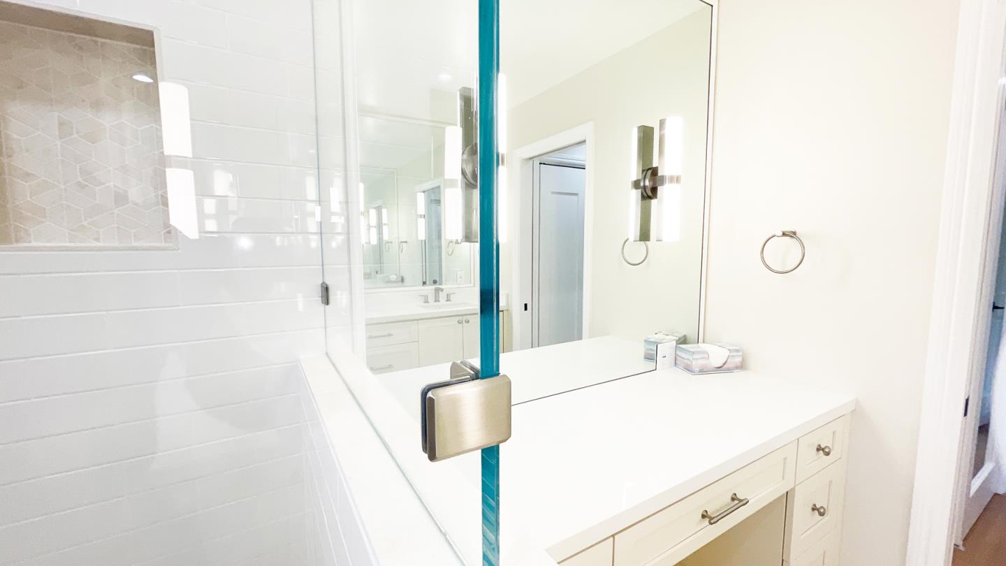 Detail Gallery Image 27 of 34 For 1911 Easton Dr, Burlingame,  CA 94010 - 3 Beds | 2/1 Baths