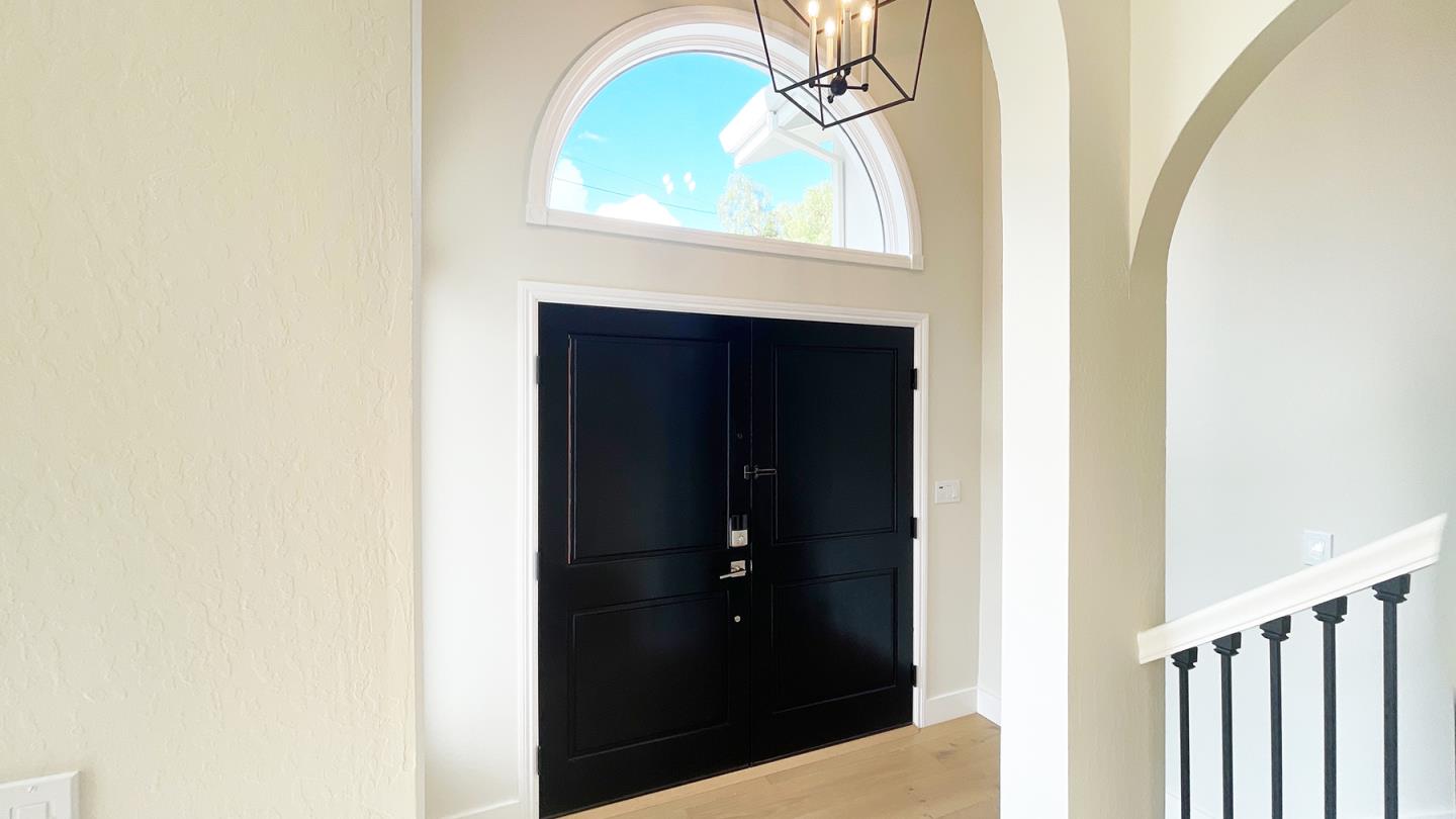 Detail Gallery Image 3 of 34 For 1911 Easton Dr, Burlingame,  CA 94010 - 3 Beds | 2/1 Baths