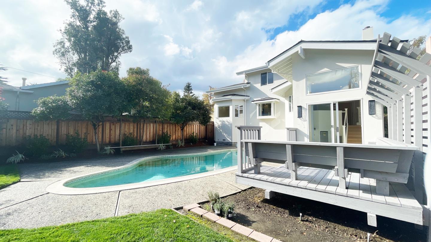 Detail Gallery Image 33 of 34 For 1911 Easton Dr, Burlingame,  CA 94010 - 3 Beds | 2/1 Baths