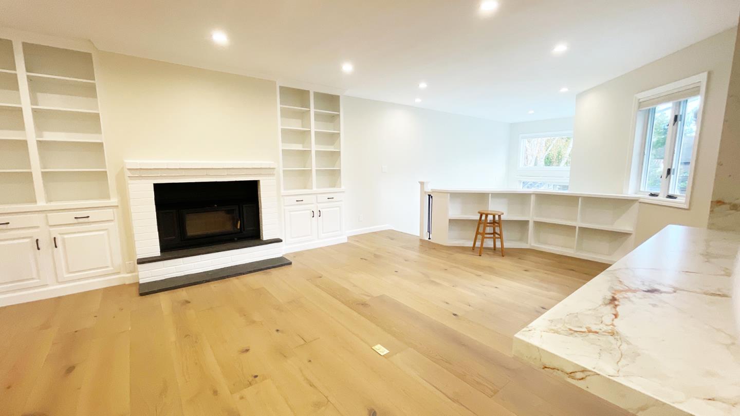 Detail Gallery Image 6 of 34 For 1911 Easton Dr, Burlingame,  CA 94010 - 3 Beds | 2/1 Baths