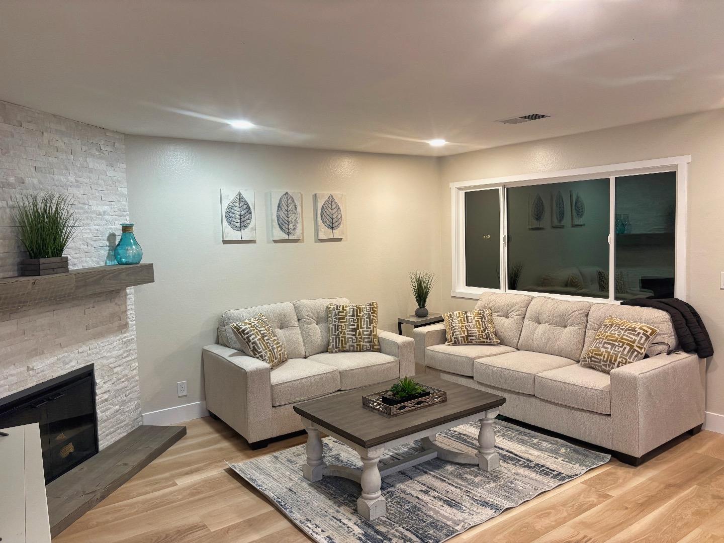 Detail Gallery Image 5 of 18 For 1231 Juniper Dr #H,  Gilroy,  CA 95020 - 2 Beds | 1 Baths