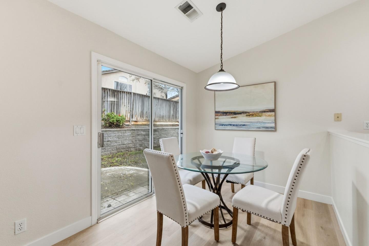 Detail Gallery Image 25 of 30 For 2251 Fairhaven Dr, Hollister,  CA 95023 - 4 Beds | 2 Baths