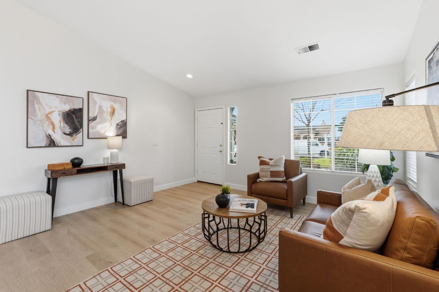 Detail Gallery Image 6 of 30 For 2251 Fairhaven Dr, Hollister,  CA 95023 - 4 Beds | 2 Baths