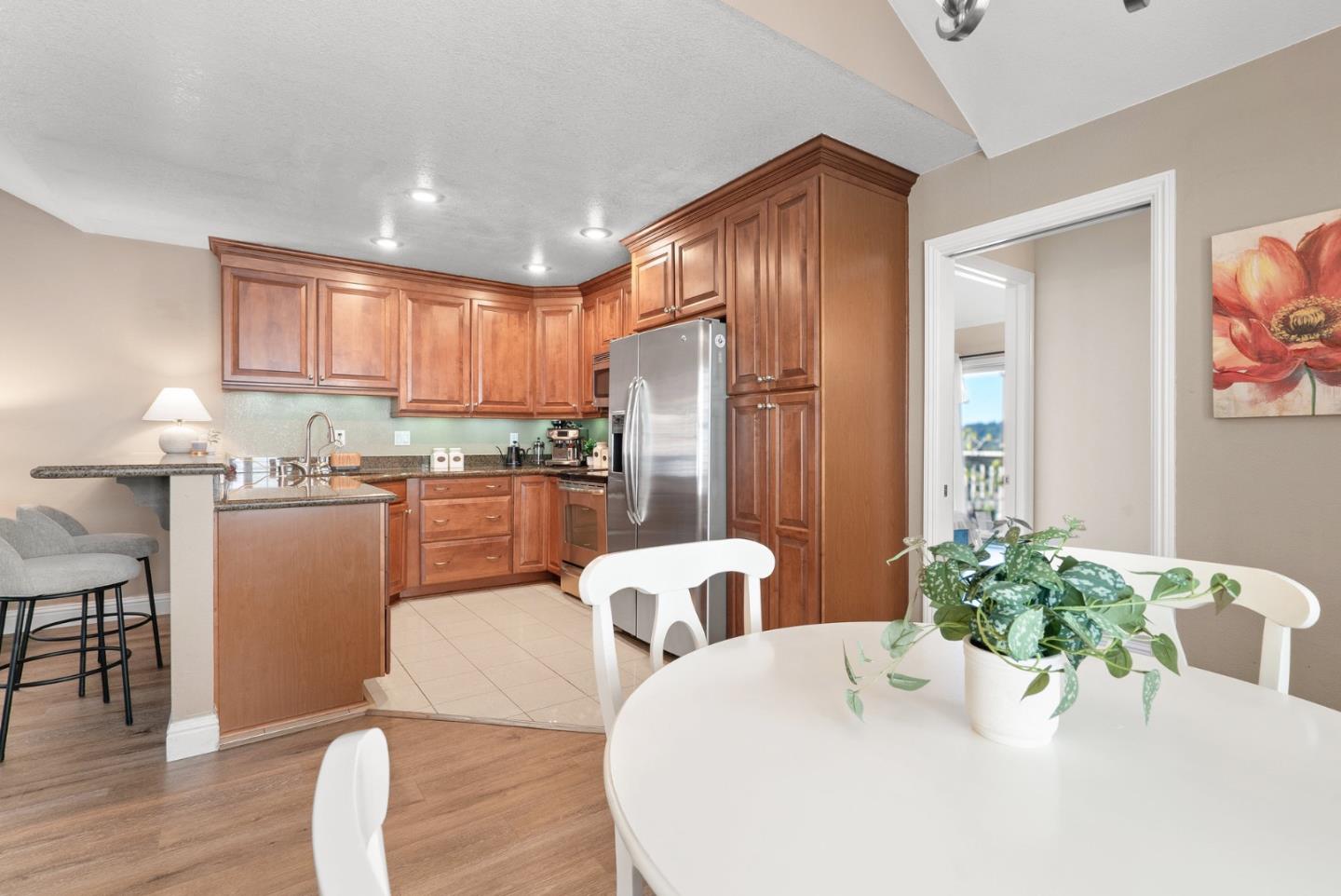 Detail Gallery Image 11 of 33 For 107 Arabian Way, Scotts Valley,  CA 95066 - 2 Beds | 2 Baths