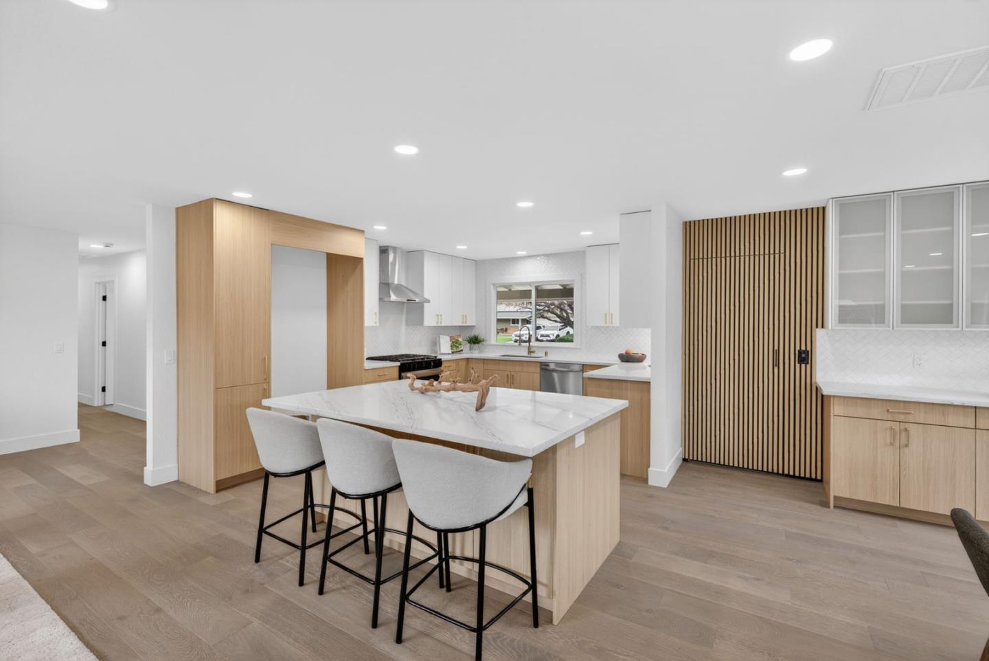 Detail Gallery Image 16 of 61 For 1806 Kirklyn Dr, San Jose,  CA 95124 - 4 Beds | 2/1 Baths