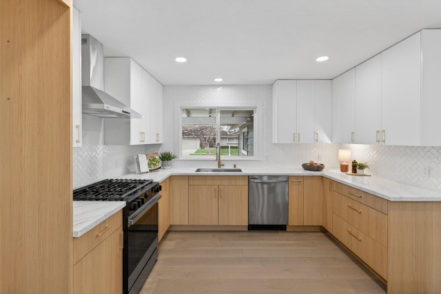 Detail Gallery Image 17 of 61 For 1806 Kirklyn Dr, San Jose,  CA 95124 - 4 Beds | 2/1 Baths