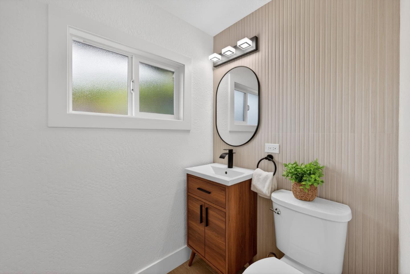 Detail Gallery Image 25 of 61 For 1806 Kirklyn Dr, San Jose,  CA 95124 - 4 Beds | 2/1 Baths