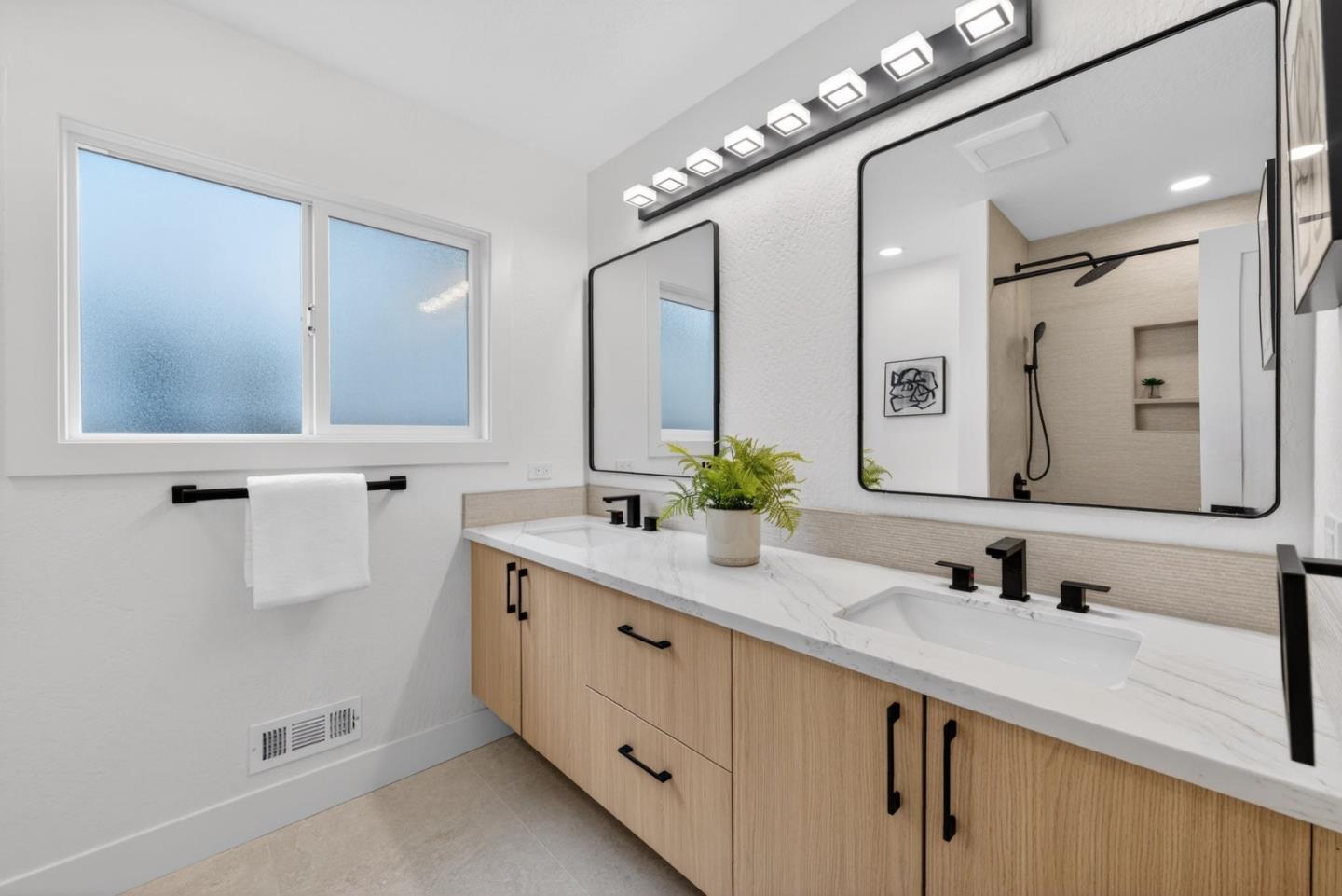 Detail Gallery Image 32 of 61 For 1806 Kirklyn Dr, San Jose,  CA 95124 - 4 Beds | 2/1 Baths