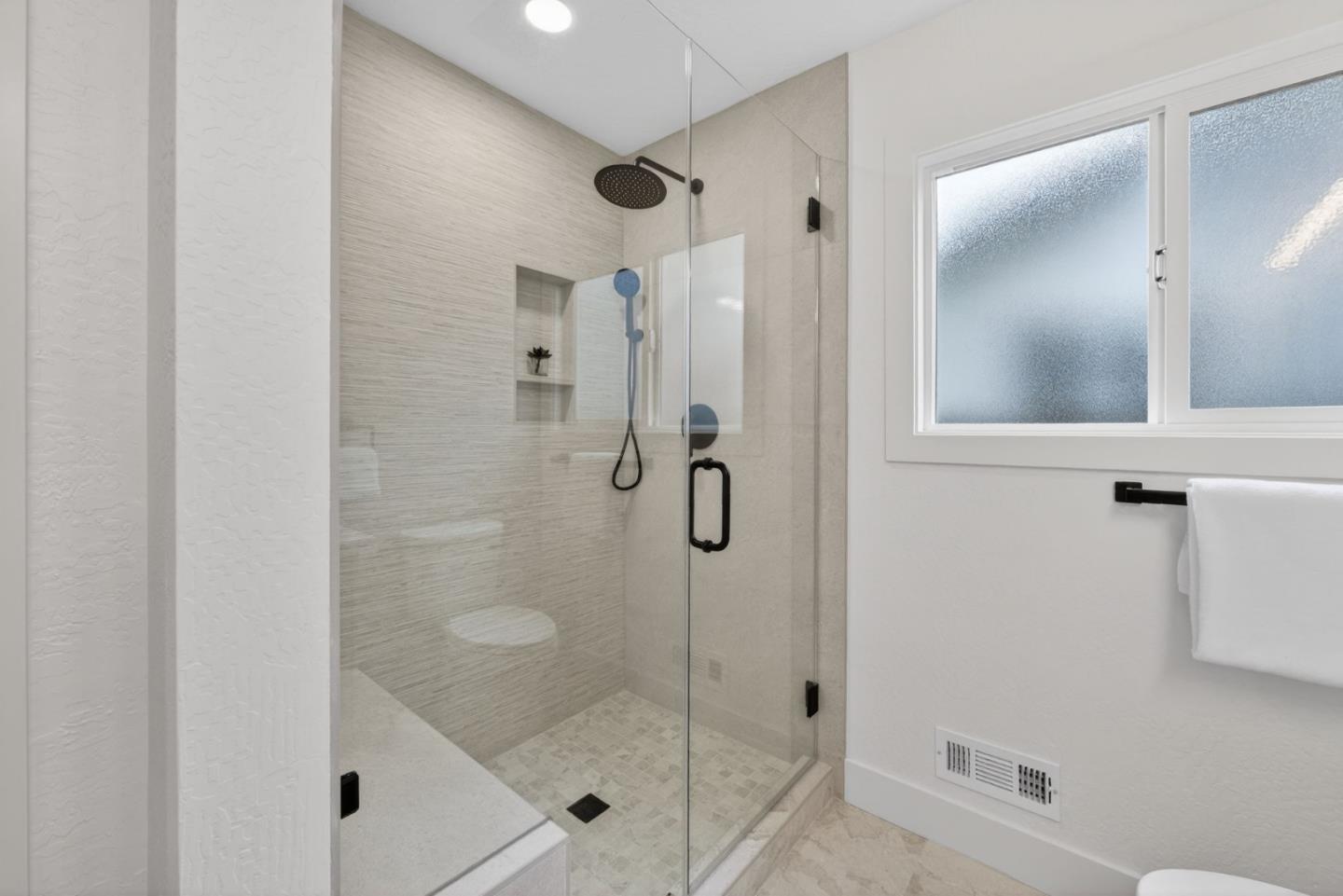Detail Gallery Image 37 of 61 For 1806 Kirklyn Dr, San Jose,  CA 95124 - 4 Beds | 2/1 Baths