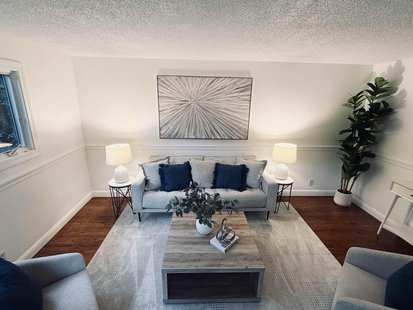 Detail Gallery Image 11 of 25 For 3575 Wellesley Ct, Mountain View,  CA 94040 - 4 Beds | 2/1 Baths