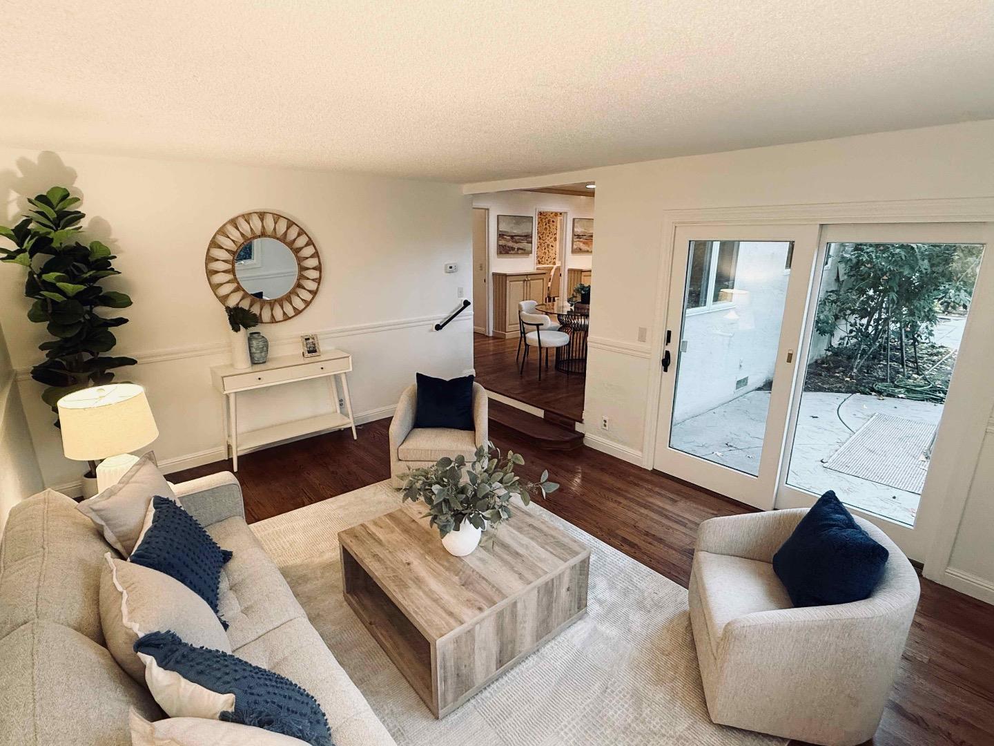 Detail Gallery Image 13 of 25 For 3575 Wellesley Ct, Mountain View,  CA 94040 - 4 Beds | 2/1 Baths