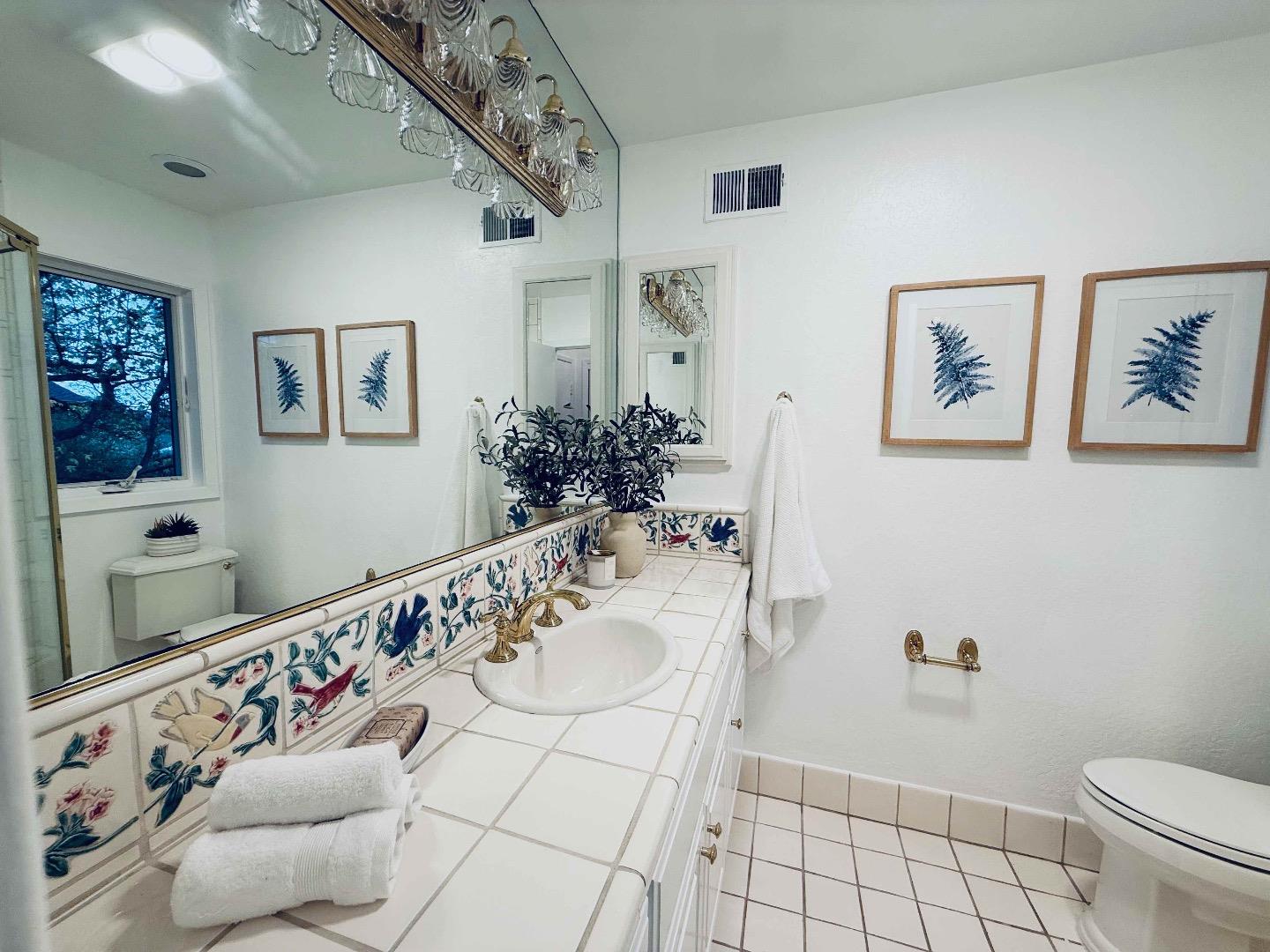 Detail Gallery Image 16 of 25 For 3575 Wellesley Ct, Mountain View,  CA 94040 - 4 Beds | 2/1 Baths