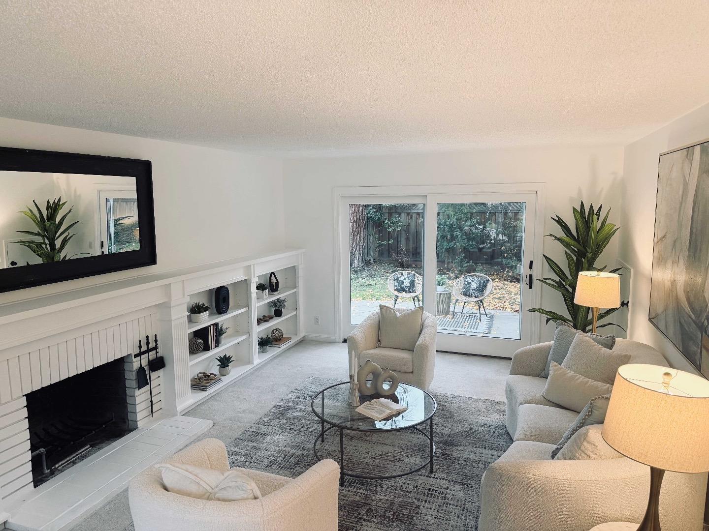 Detail Gallery Image 2 of 25 For 3575 Wellesley Ct, Mountain View,  CA 94040 - 4 Beds | 2/1 Baths