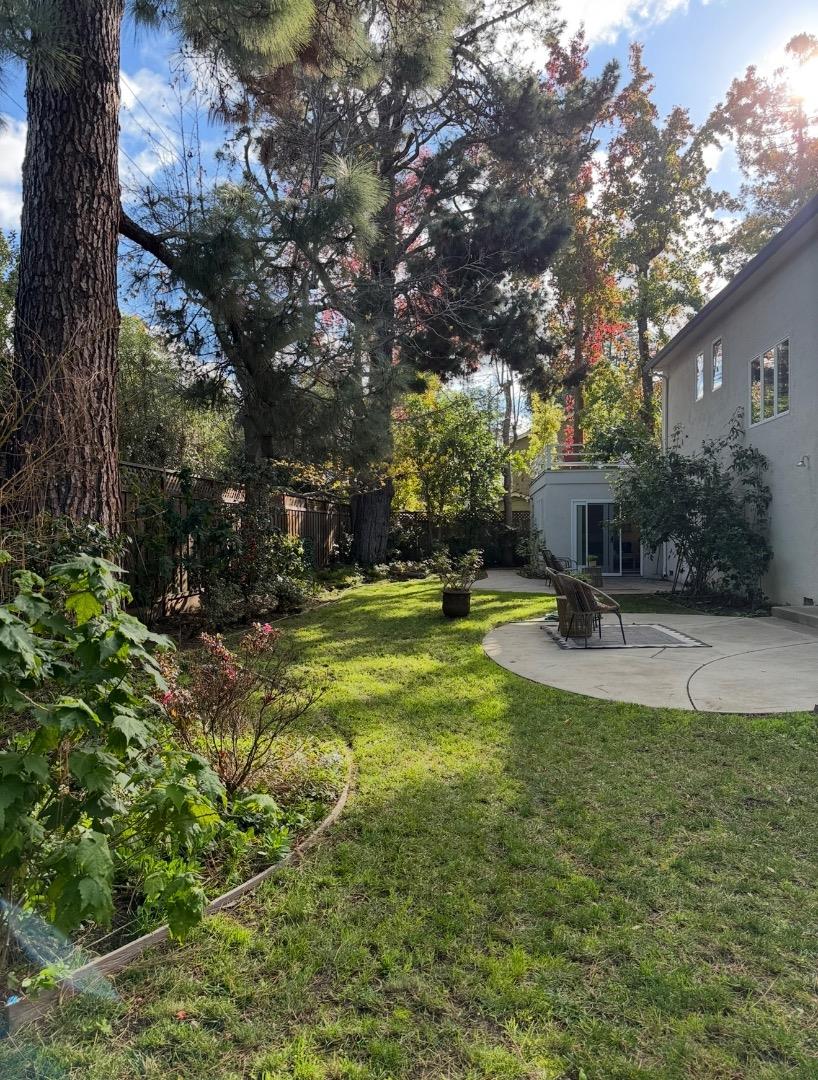 Detail Gallery Image 22 of 25 For 3575 Wellesley Ct, Mountain View,  CA 94040 - 4 Beds | 2/1 Baths