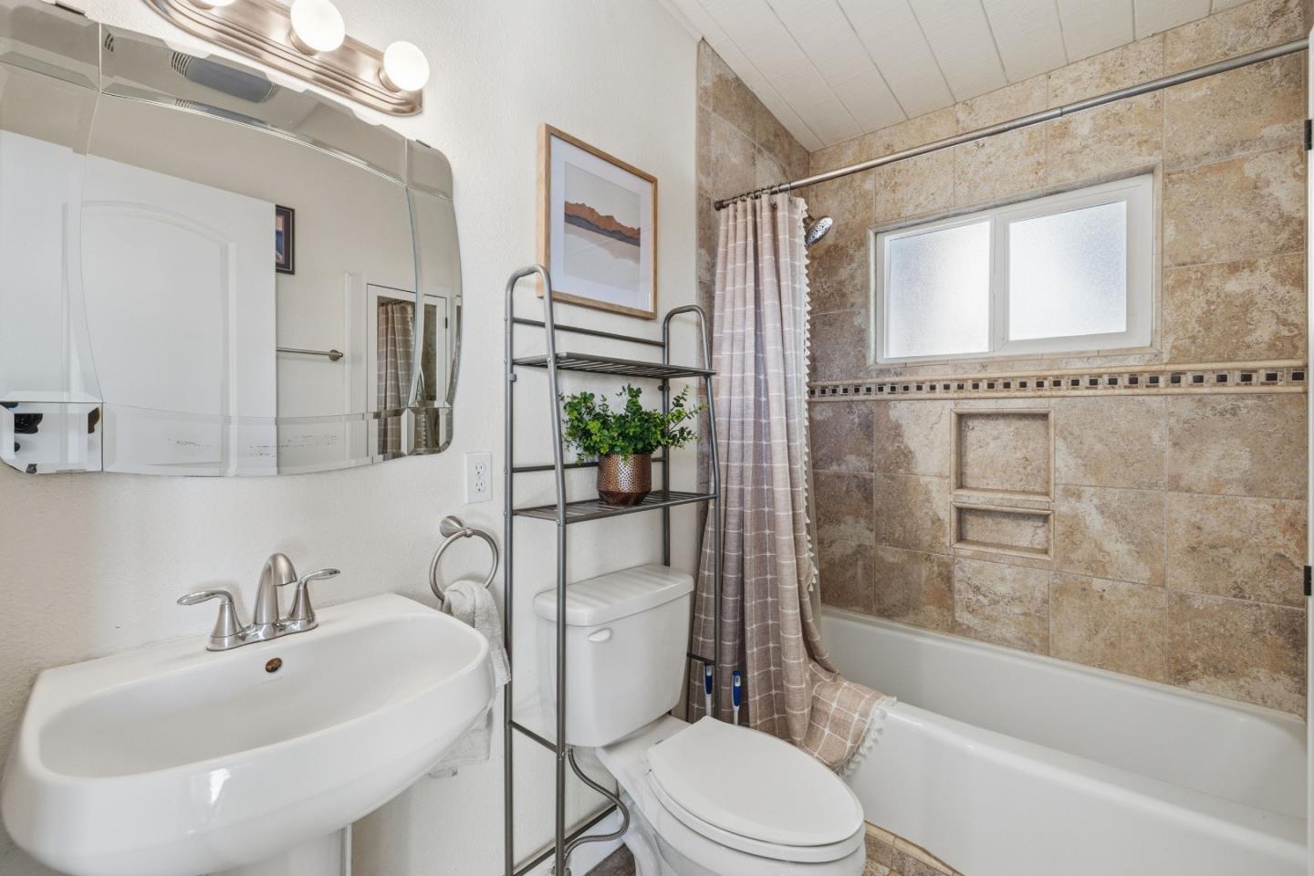 Detail Gallery Image 10 of 36 For 11207 Lake Blvd, Felton,  CA 95018 - 2 Beds | 2 Baths