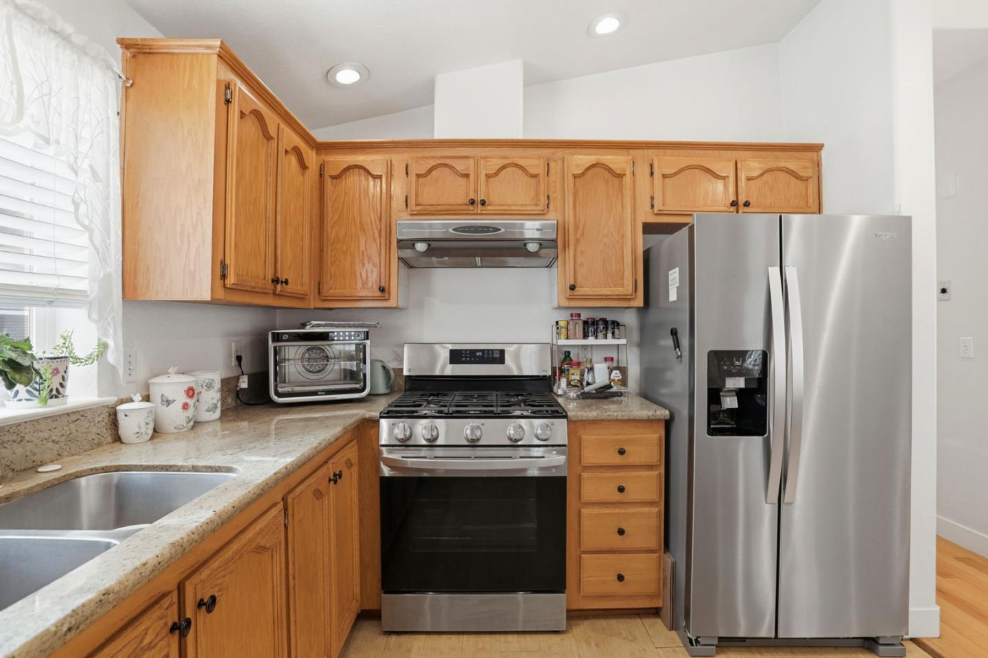 Detail Gallery Image 15 of 31 For 433 Sylvan Ave #120,  Mountain View,  CA 94041 - 2 Beds | 2 Baths