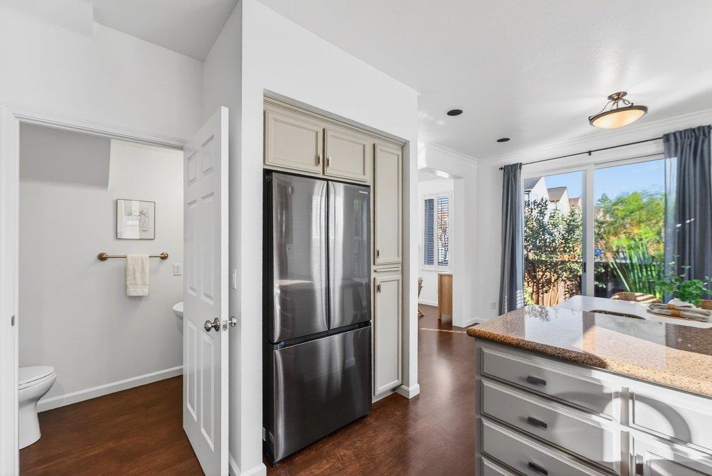 Detail Gallery Image 12 of 52 For 1055 Nobel Dr, Santa Cruz,  CA 95060 - 2 Beds | 2/1 Baths