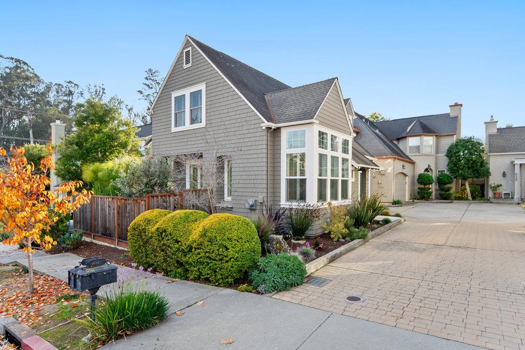 Detail Gallery Image 2 of 52 For 1055 Nobel Dr, Santa Cruz,  CA 95060 - 2 Beds | 2/1 Baths