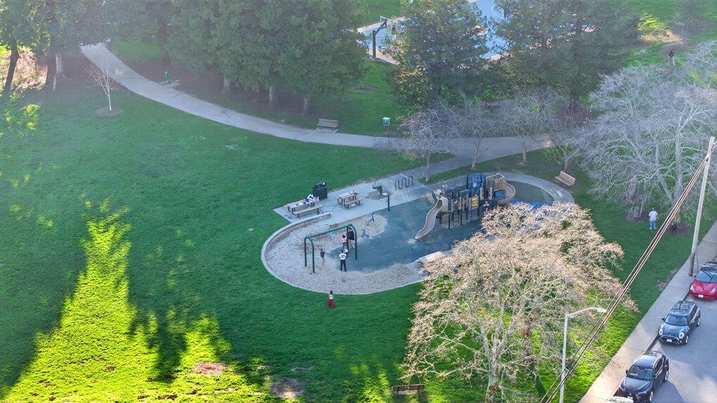 Detail Gallery Image 45 of 52 For 1055 Nobel Dr, Santa Cruz,  CA 95060 - 2 Beds | 2/1 Baths