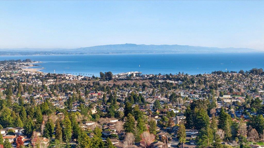 Detail Gallery Image 47 of 52 For 1055 Nobel Dr, Santa Cruz,  CA 95060 - 2 Beds | 2/1 Baths