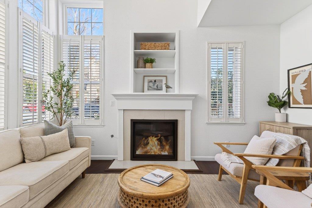 Detail Gallery Image 5 of 52 For 1055 Nobel Dr, Santa Cruz,  CA 95060 - 2 Beds | 2/1 Baths