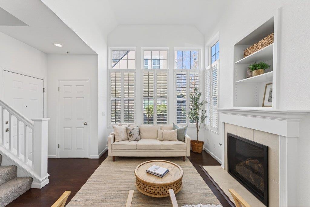 Detail Gallery Image 7 of 52 For 1055 Nobel Dr, Santa Cruz,  CA 95060 - 2 Beds | 2/1 Baths