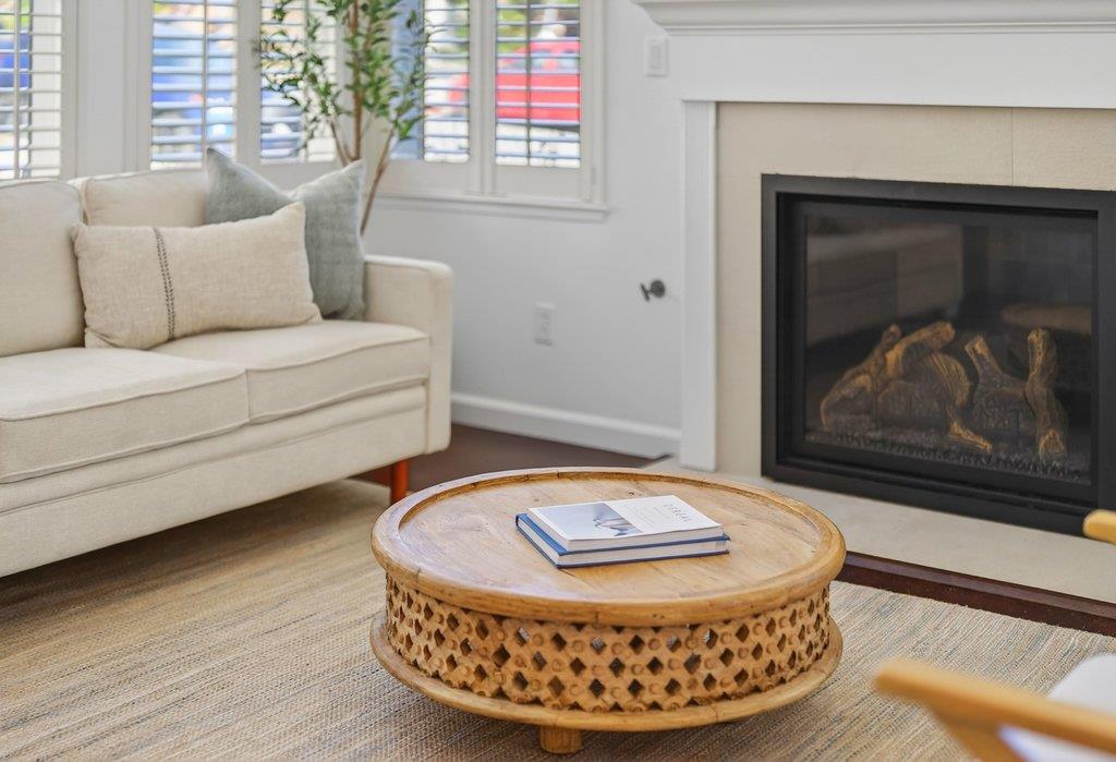 Detail Gallery Image 8 of 52 For 1055 Nobel Dr, Santa Cruz,  CA 95060 - 2 Beds | 2/1 Baths