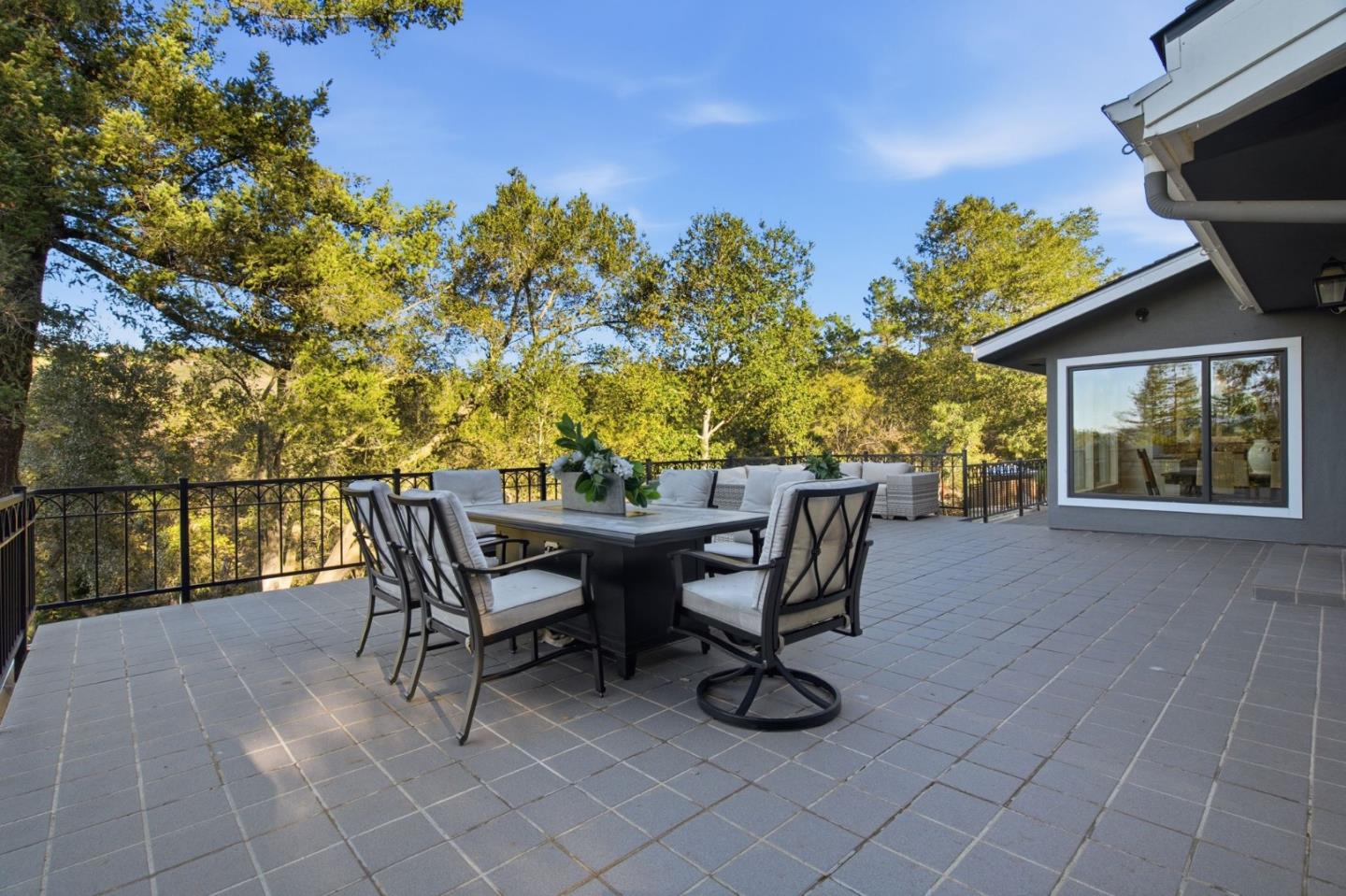 Detail Gallery Image 12 of 78 For 108 Teresita Way, Los Gatos,  CA 95032 - 5 Beds | 4 Baths