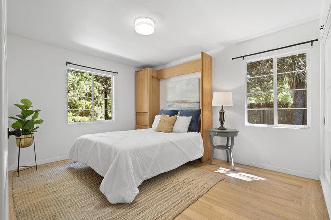 Detail Gallery Image 8 of 11 For Address Not Disclosed, Menlo Park,  CA 94025 - 3 Beds | 2 Baths