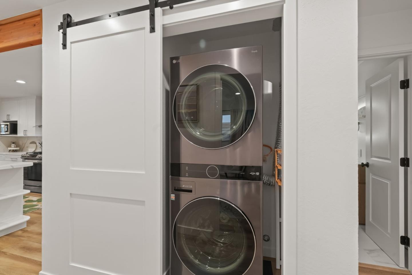 Detail Gallery Image 17 of 21 For 2255 Hamilton Ave, San Bruno,  CA 94066 - 4 Beds | 3 Baths