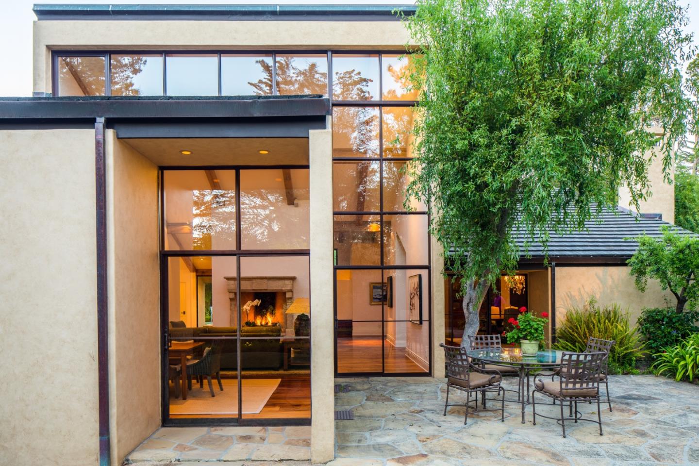 Detail Gallery Image 11 of 28 For 1433 Lisbon Ln, Pebble Beach,  CA 93953 - 3 Beds | 4/1 Baths