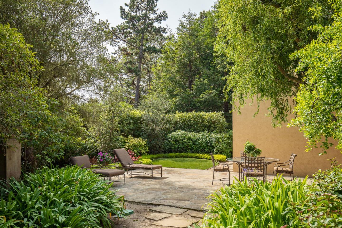 Detail Gallery Image 23 of 28 For 1433 Lisbon Ln, Pebble Beach,  CA 93953 - 3 Beds | 4/1 Baths