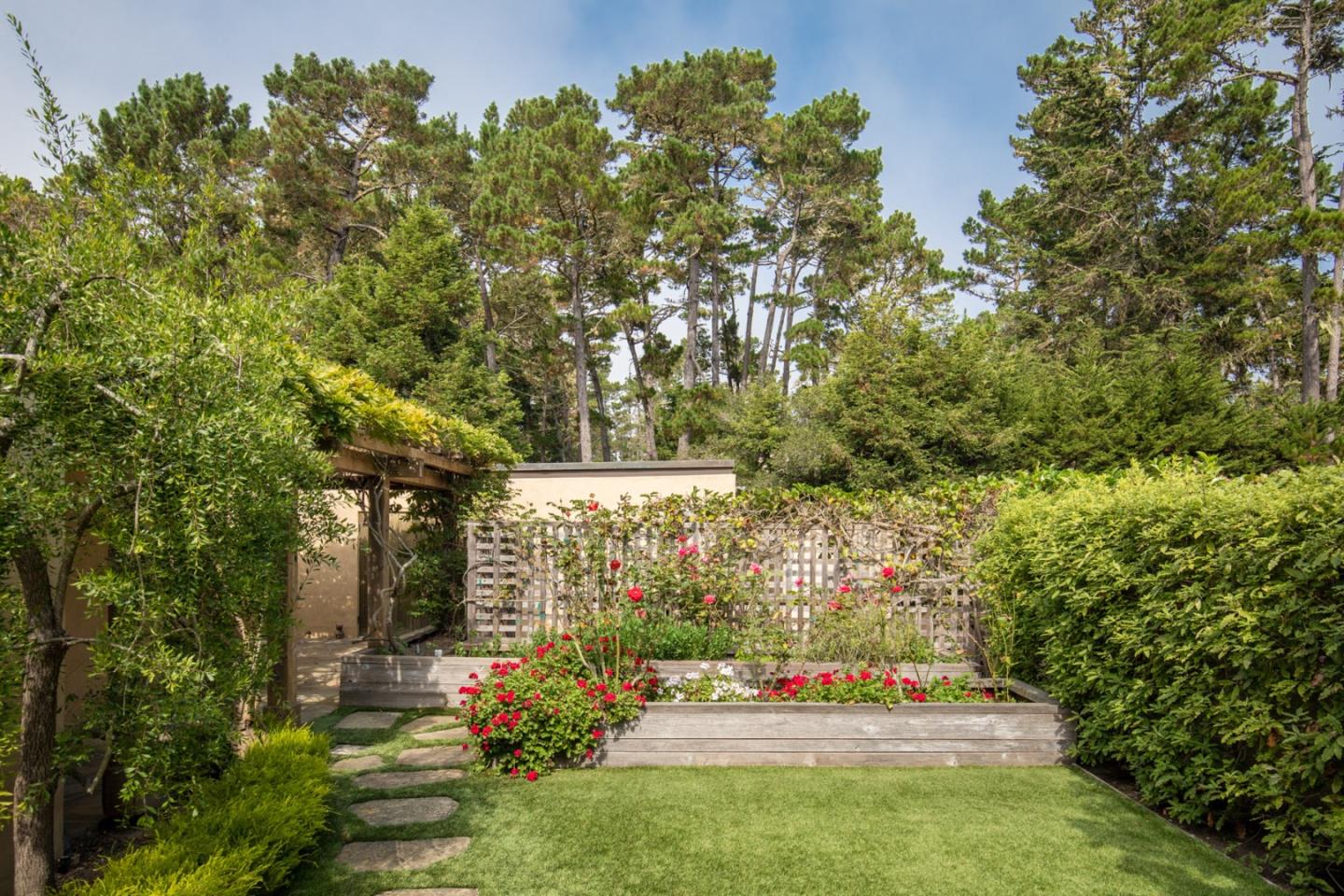 Detail Gallery Image 25 of 28 For 1433 Lisbon Ln, Pebble Beach,  CA 93953 - 3 Beds | 4/1 Baths