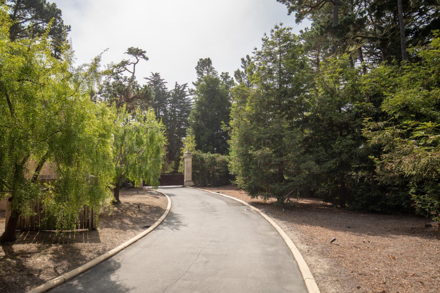 Detail Gallery Image 27 of 28 For 1433 Lisbon Ln, Pebble Beach,  CA 93953 - 3 Beds | 4/1 Baths