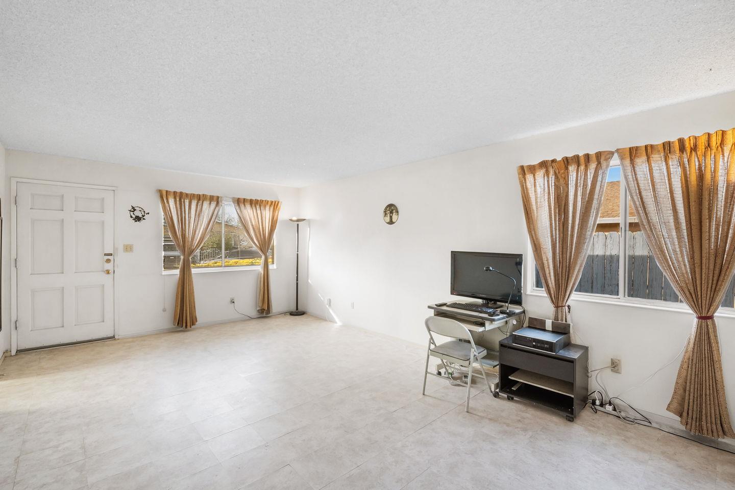 Detail Gallery Image 12 of 23 For 26 Seaview Dr, Bay Point,  CA 94565 - 3 Beds | 2 Baths