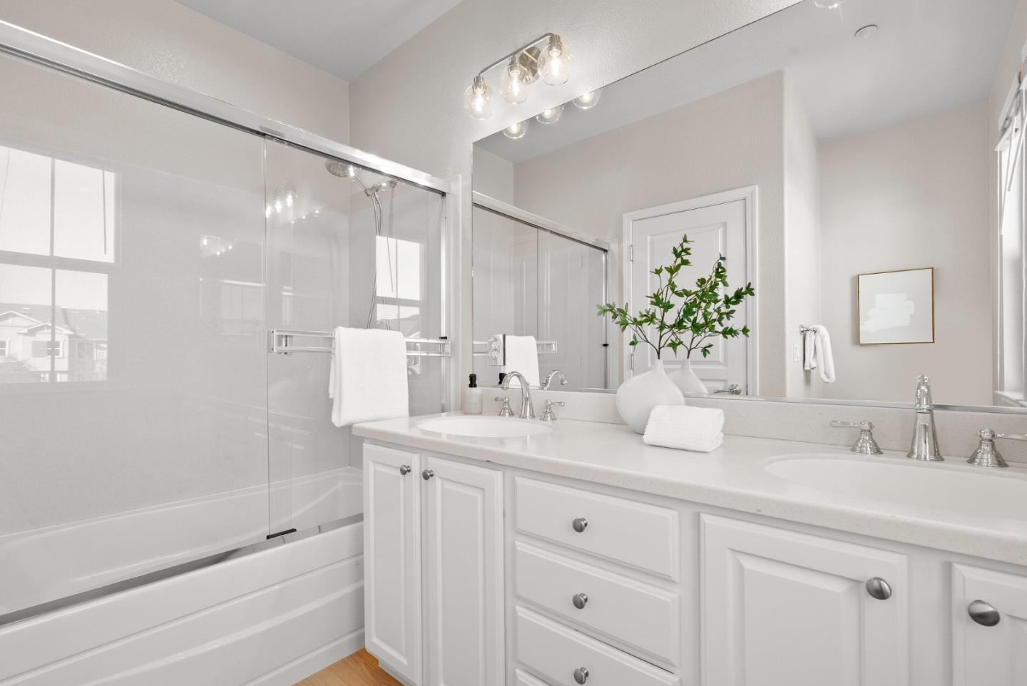 Detail Gallery Image 29 of 47 For 171 Cameron Dr, Mountain View,  CA 94043 - 2 Beds | 2/1 Baths