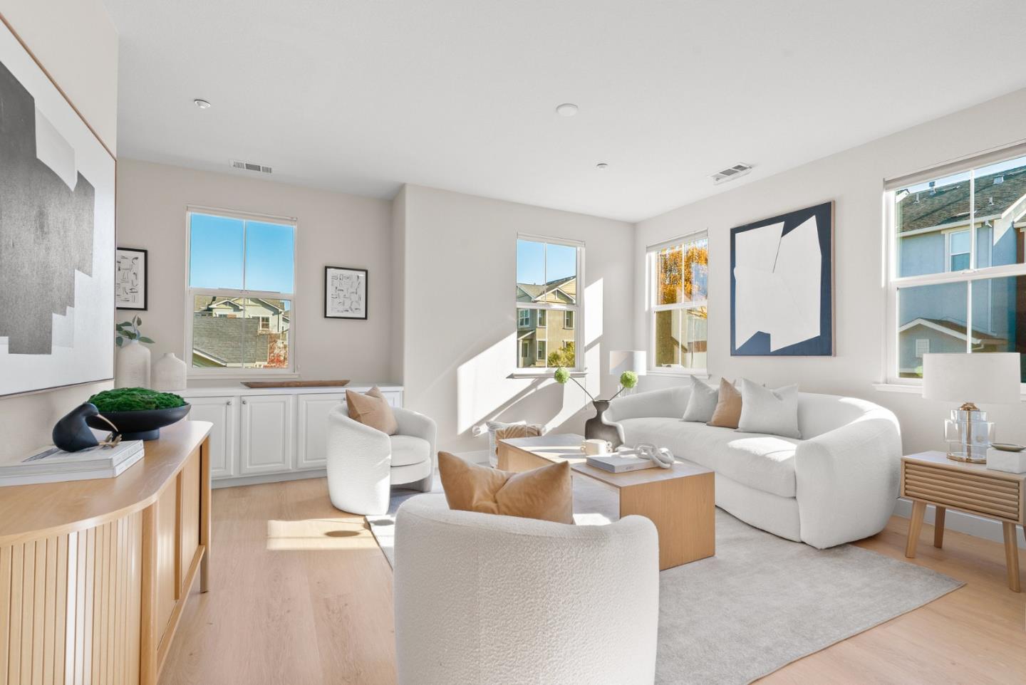 Detail Gallery Image 4 of 47 For 171 Cameron Dr, Mountain View,  CA 94043 - 2 Beds | 2/1 Baths