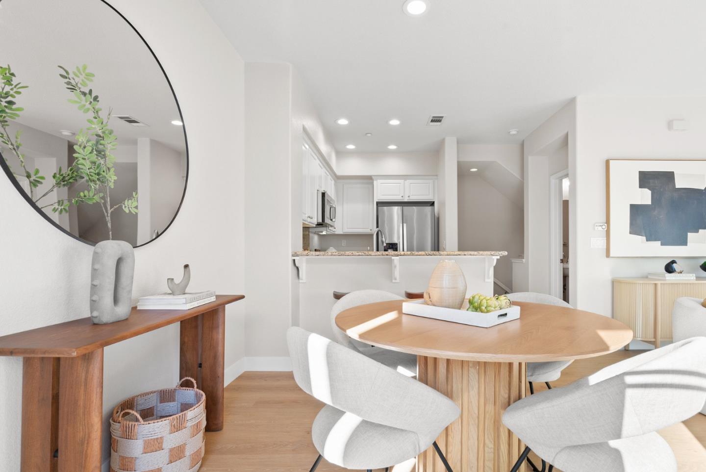 Detail Gallery Image 9 of 47 For 171 Cameron Dr, Mountain View,  CA 94043 - 2 Beds | 2/1 Baths