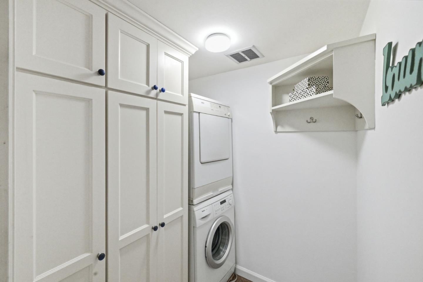 Detail Gallery Image 14 of 38 For 3387 Brittan Ave #2,  San Carlos,  CA 94070 - 2 Beds | 2 Baths